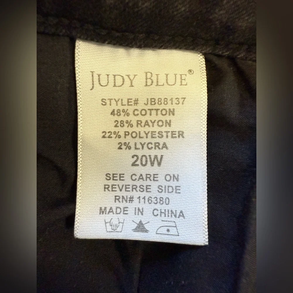 Judy Blue Black Mid-Rise Distressed Stretchy Straight Slim Fit Jeans - Size 20W